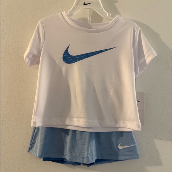 Nike Girls' White and Blue 2-Piece Set - Picture 1 of 4